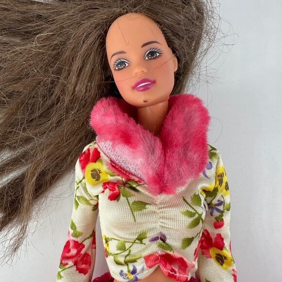 Vintage Mattel Barbie Brunette Doll Floral Top Pink Pants Outfit - Picture 3 of 10